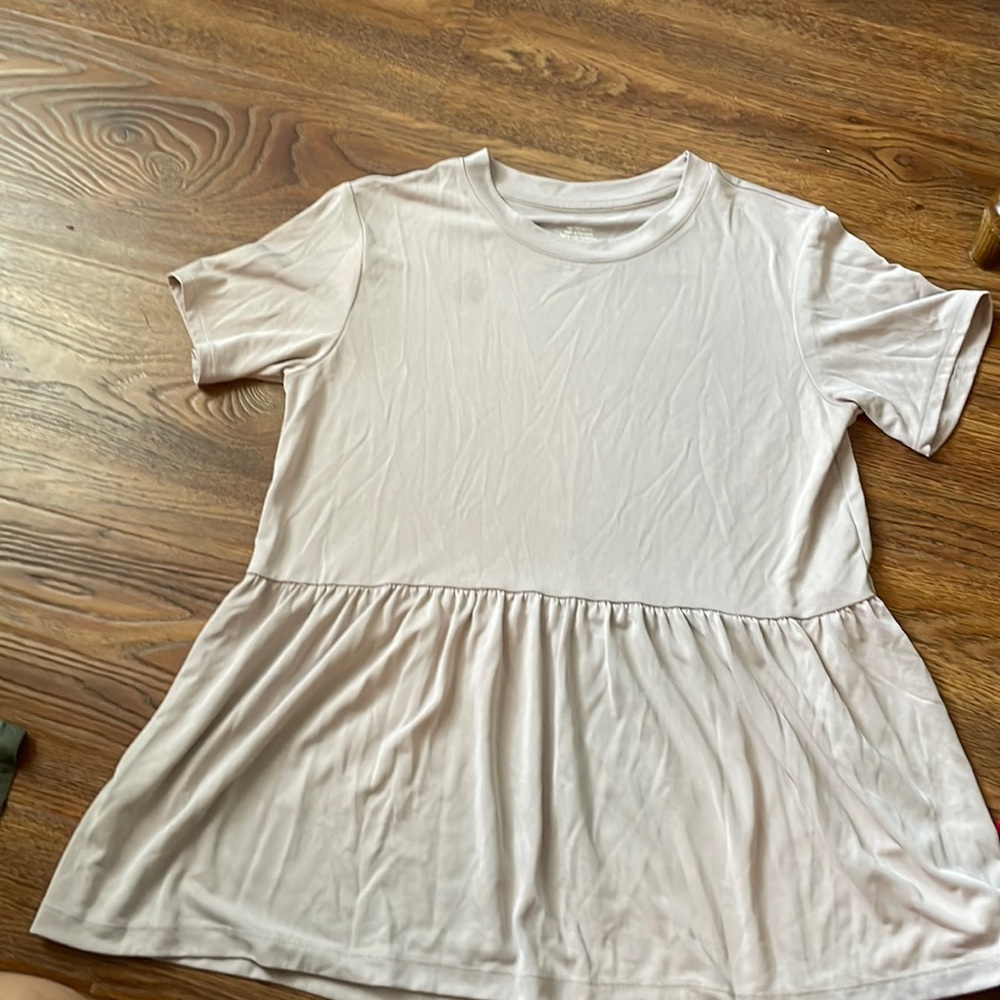 American Eagle pink/grey top, size XS, fits like a Small